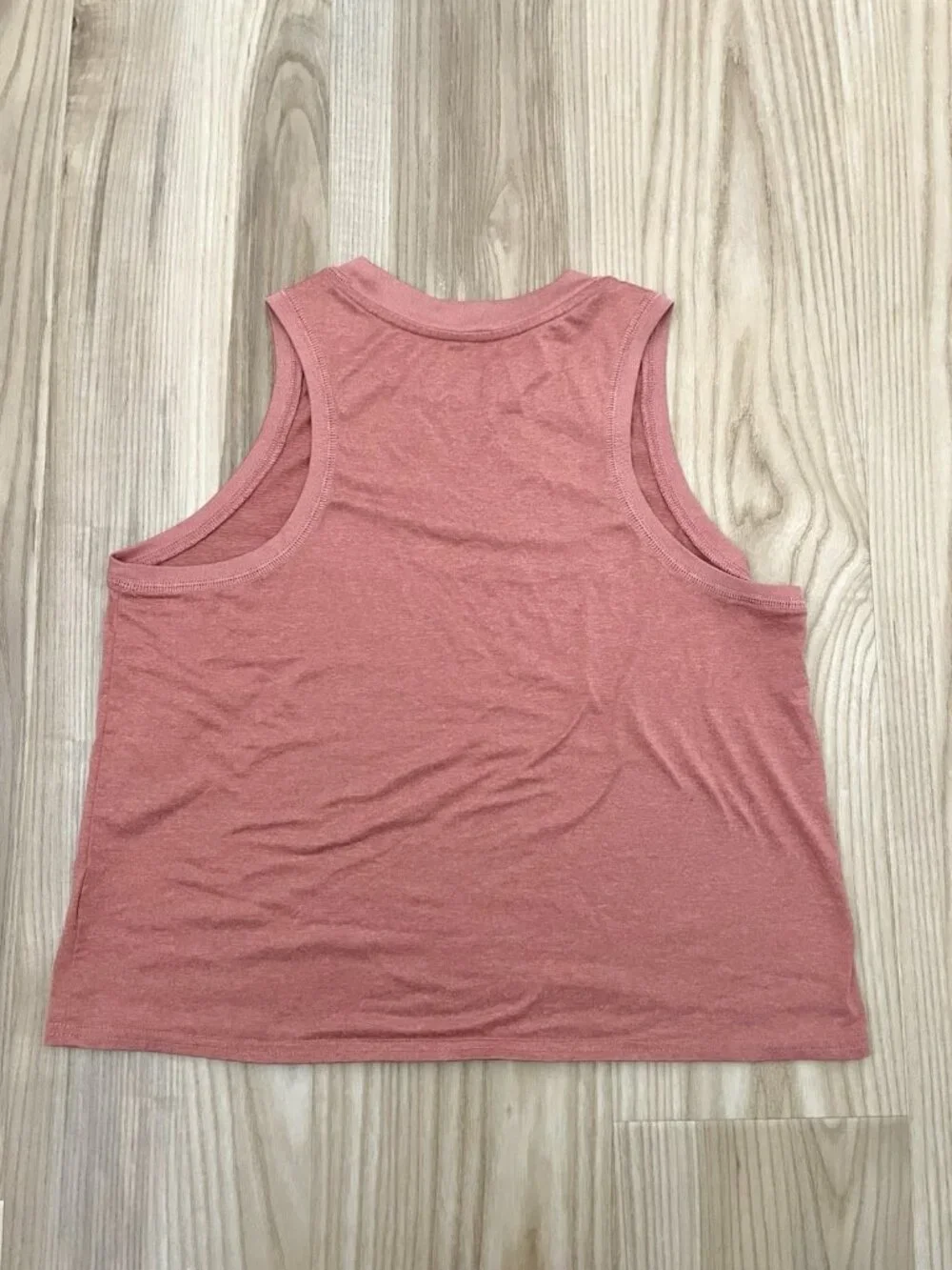 VUORI Energy Tank Top Workout Performance Yoga Stretch Pink size Medium
